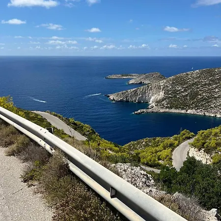 Lejlighed T2, Oura *