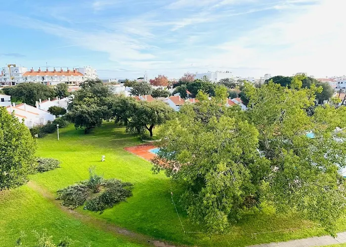 Apartment T2, Oura *