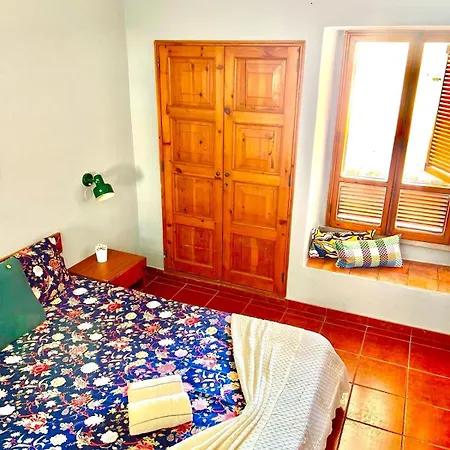 T2, Oura Appartement