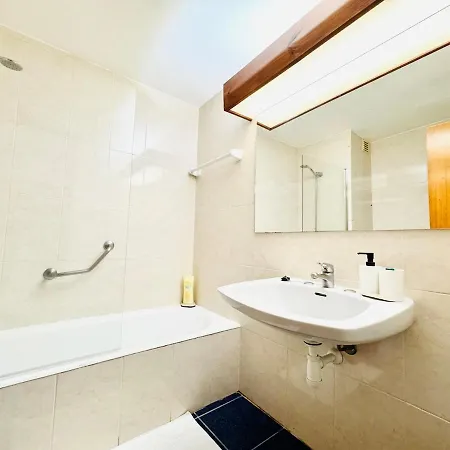 아파트 T2, Oura 알부페이라